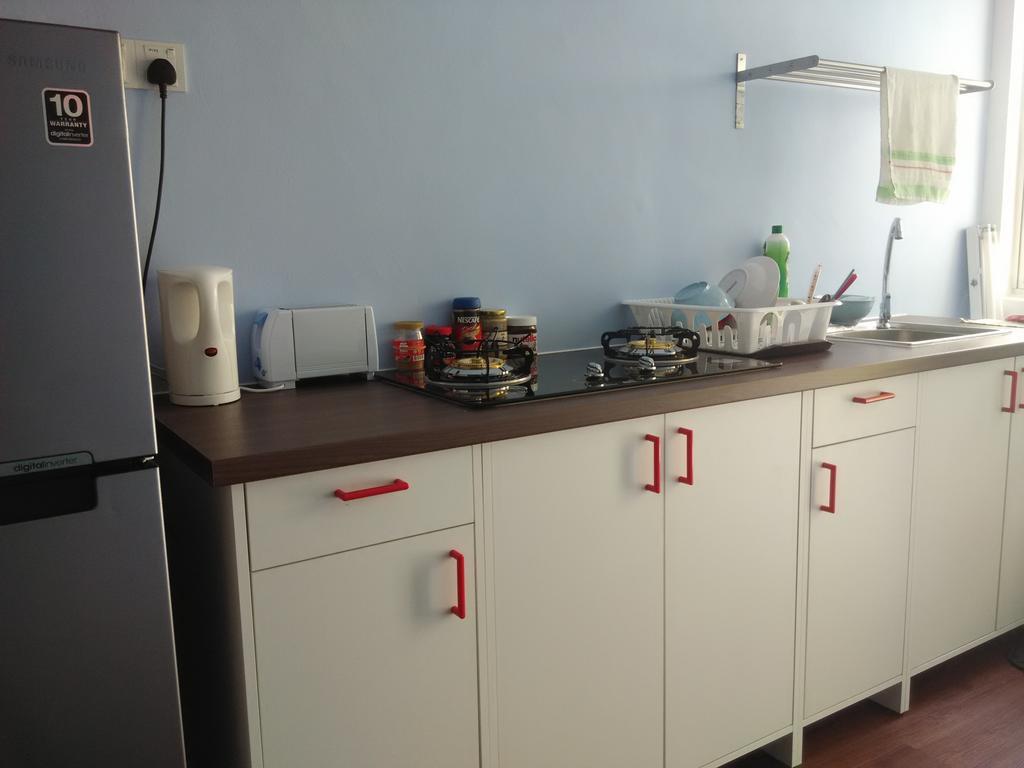 Moon Eleven Hostel Near Klia & Klia2 Sepang Bagian luar foto