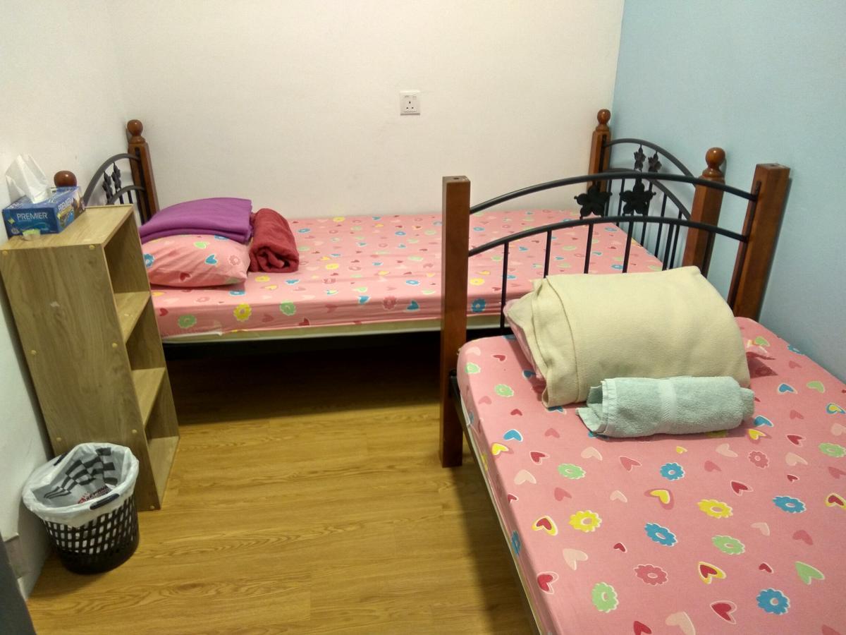 Moon Eleven Hostel Near Klia & Klia2 Sepang Bagian luar foto