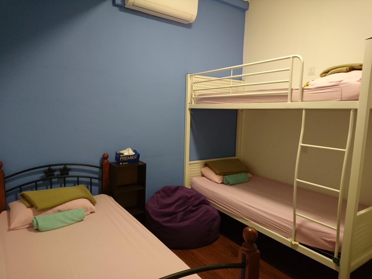 Moon Eleven Hostel Near Klia & Klia2 Sepang Bagian luar foto